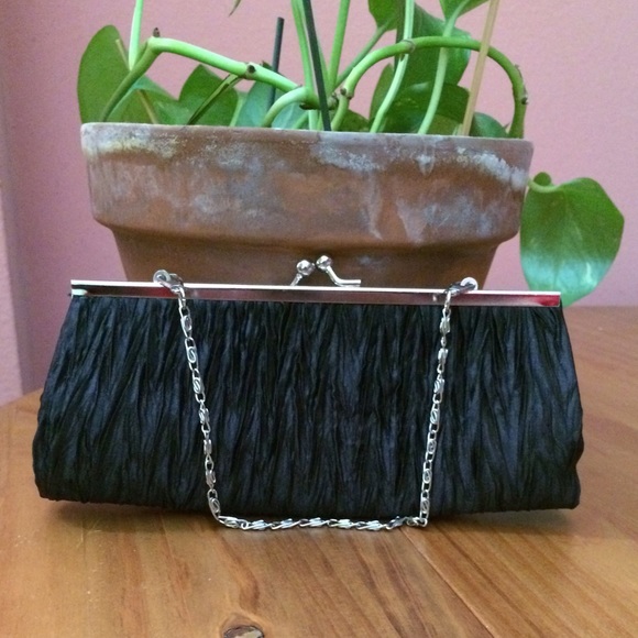 Handbags - HP Classic Black Pleated Clutch