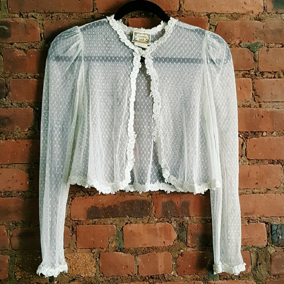*VINTAGE* Sheer white/lace shrug
