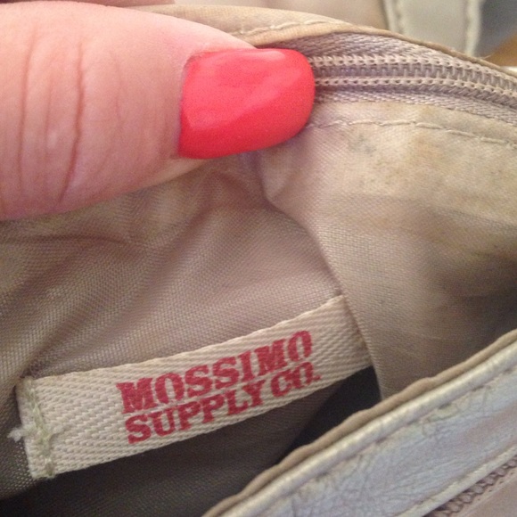 Mossimo - Picture 2 of 3