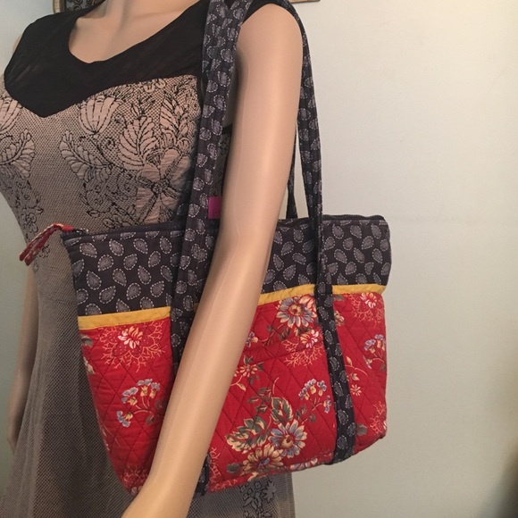 Ultra cute GUC-Lovely Red/Navy Quilted Cotton tote - Picture 4 of 4