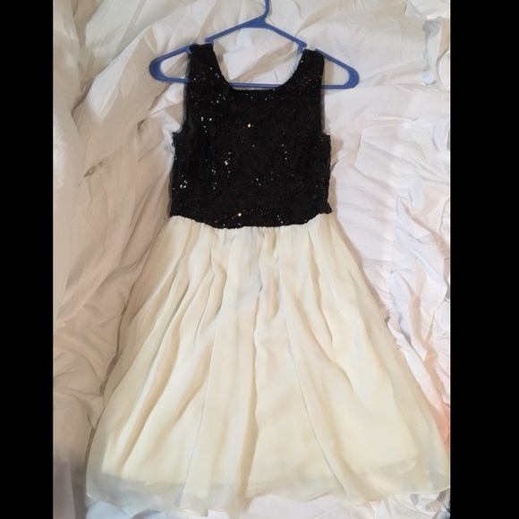 Black and white homecoming/cocktail dress - Picture 1 of 2