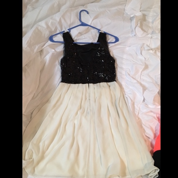 Black and white homecoming/cocktail dress - Picture 2 of 2