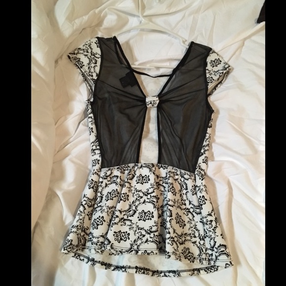 White and black dress shirt - Picture 2 of 2