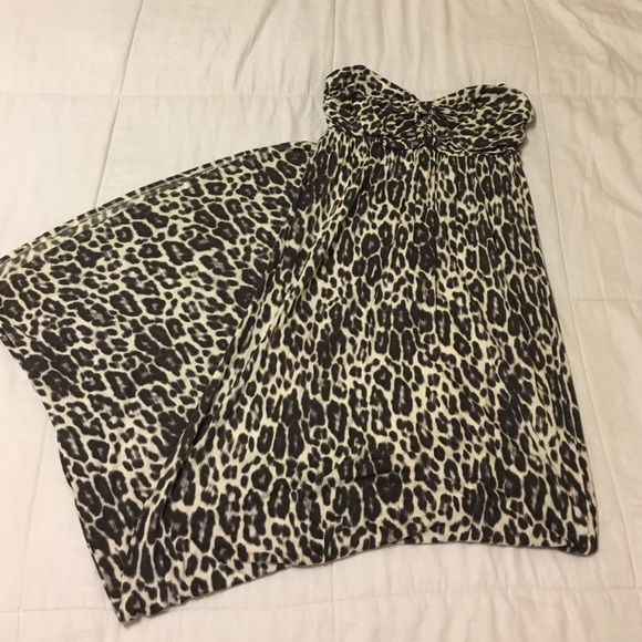 Guess Dresses & Skirts - Guess Cheetah Leopard Maxi Dress