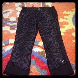 (2) CuTe Old Navy Sz M workout capris