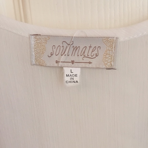 Sheer white top with pink accent - Picture 3 of 4