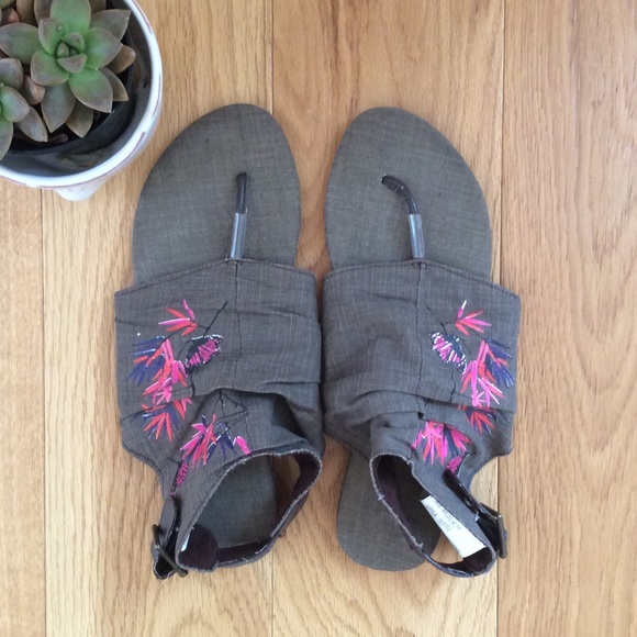 Muk Luks sandals