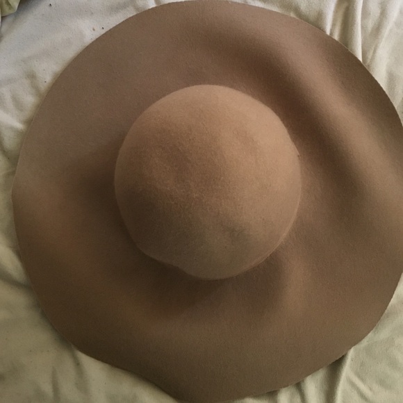 Floppy hat - Picture 2 of 3