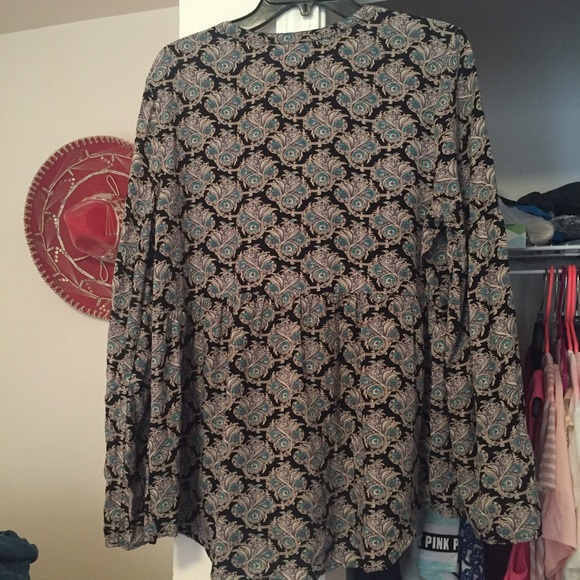 Tie-front bohemian style top - Picture 3 of 3