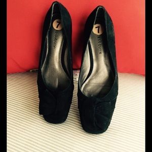 Liz Claiborne Black Suede Leather Shoes