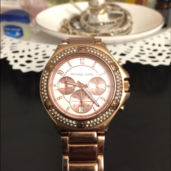 Michael Kors Bradshaw Pave Rose Gold Watch - Picture 2 of 4