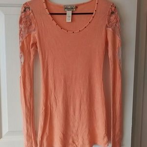 Gimmicks by Buckle Top