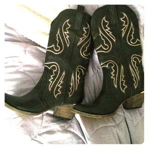Cowgirl dress boots