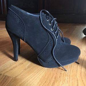 Lace up booties/heels