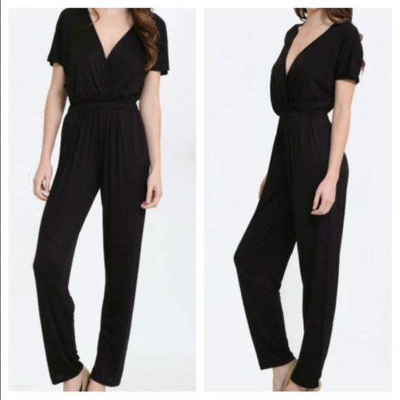 Dresses & Skirts - Chic black jumpsuit