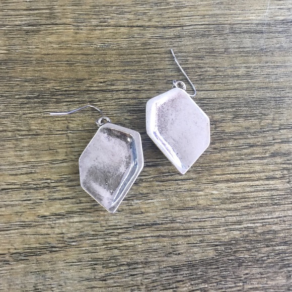 ⚠️ FLASHSALE 🆕 Statement Earrings - Picture 2 of 3