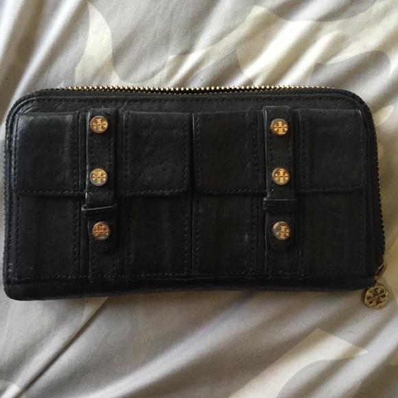 Tory Burch black leather wallet