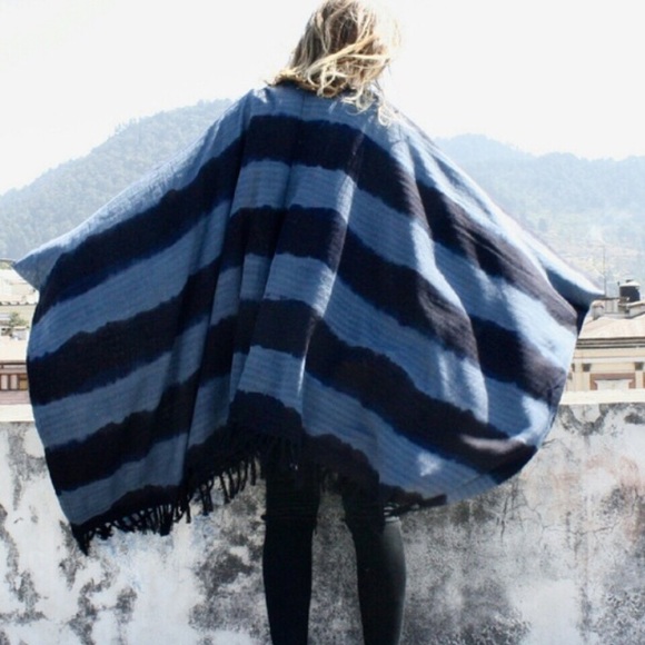 Ketzali Blue on Blue Kimono Wrap - Picture 5 of 6