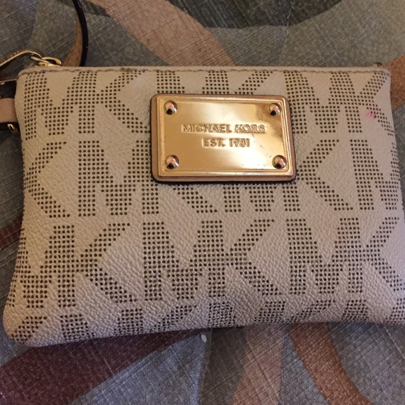 Michael Kors Signature Wristlet