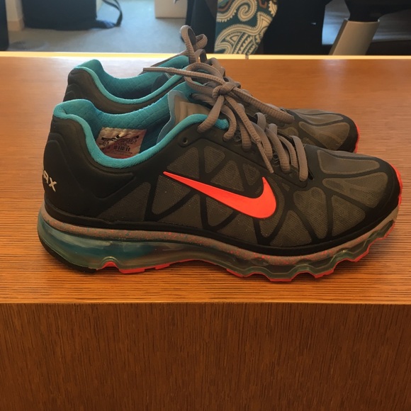 Nike Air Max running sneakers