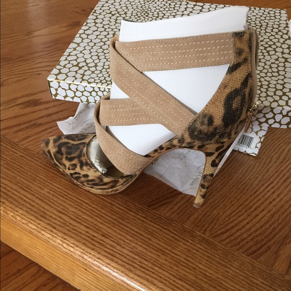 Allen Schwartz sand stiletto