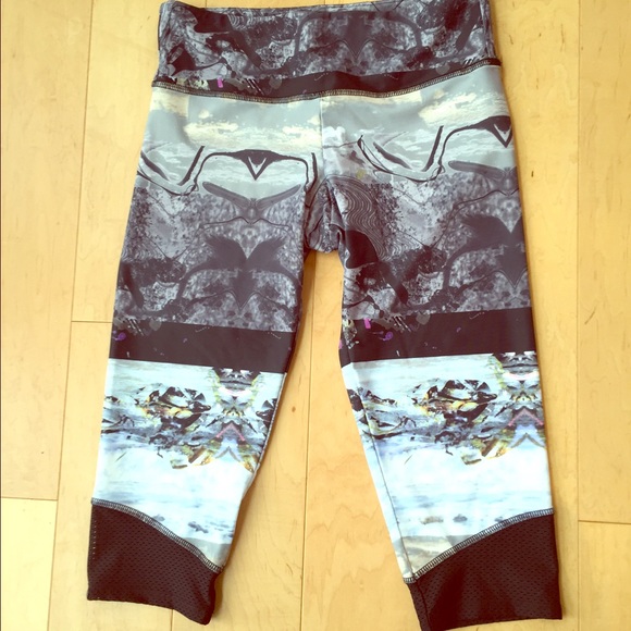Onzie Capri Leggings