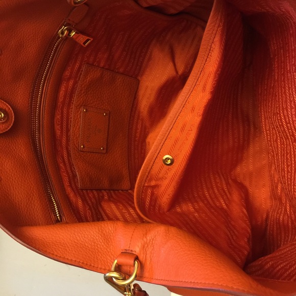 Prada orange Vitelli Daino leather large tote bag - Picture 2 of 4
