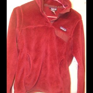Dark red Patagonia pullover