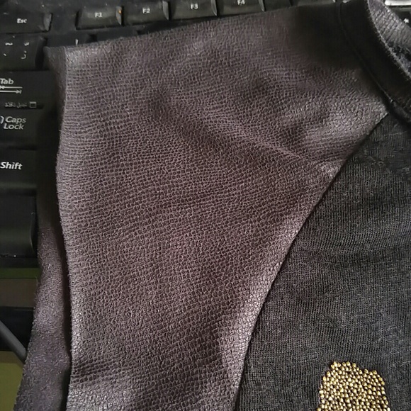 Black Sleeveless Top with Leopard Print - Picture 4 of 4