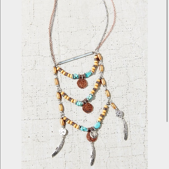 Summer daze statement necklace by UO - Picture 2 of 2