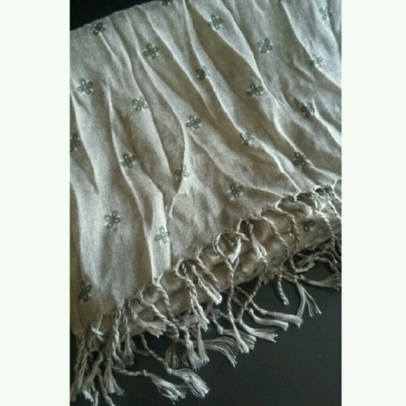 Scarf - Picture 3 of 3