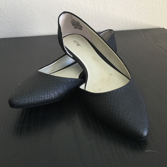 🎀ONE DAY SALE🎀Black Flats