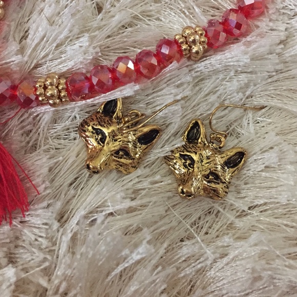 Jewelry - Gold fox earrings!