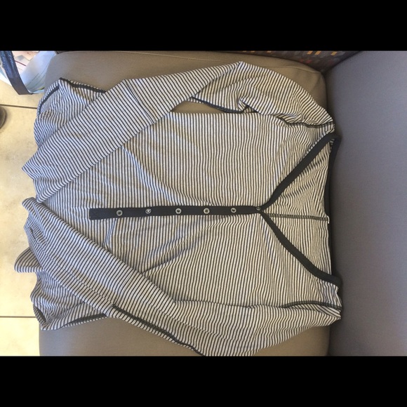 Lululemon top