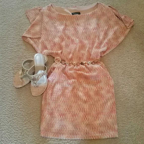 EUC Adorable dress with pockets!