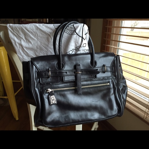 Blowout sale! Leonello Borghi Luna Satchel!