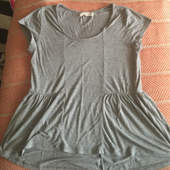 Grey tee