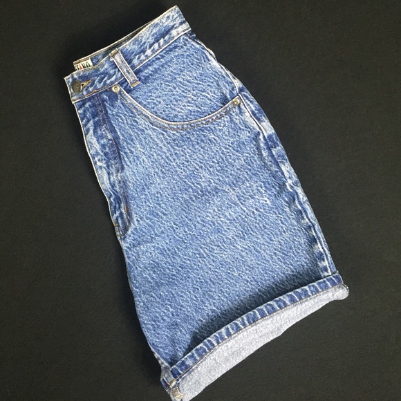 ❗️SOLD❗️High Waisted Vintage Shorts 😍 - Picture 3 of 4