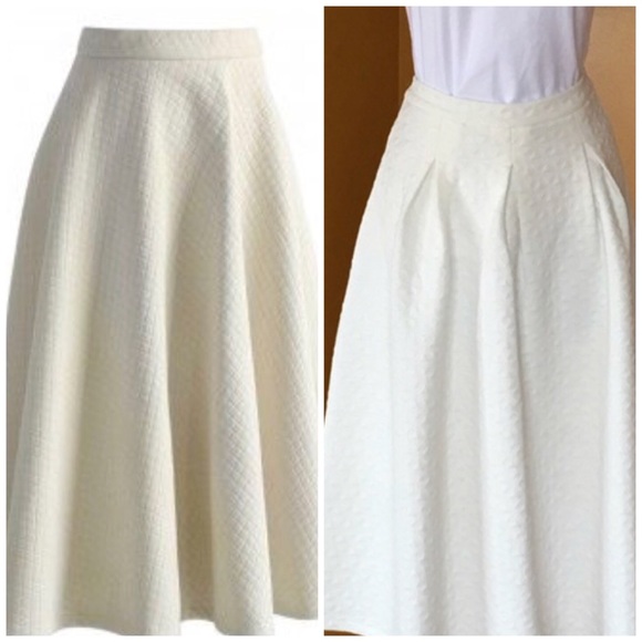 Dresses & Skirts - |HP| EGGSHELL QUILTED FULL SKIRT