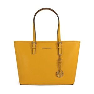 Michael Kors Jet Set tote in sun yellow 🌻☀️💛