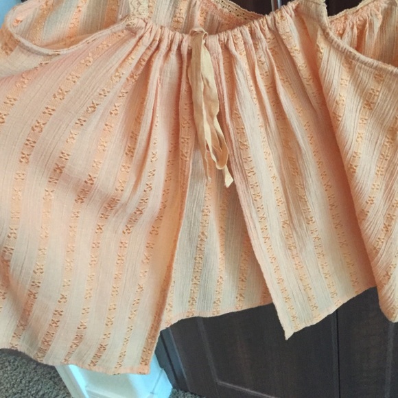 Flowy top - Picture 2 of 2