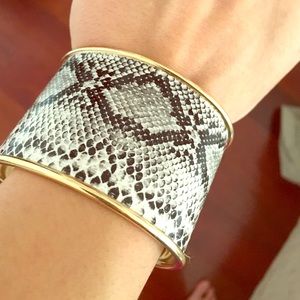 New snake print gold bracelet never worn