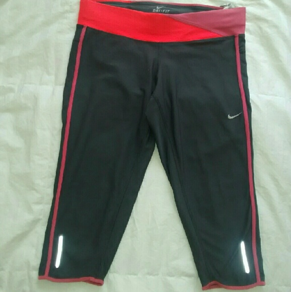 nike dry fit crop