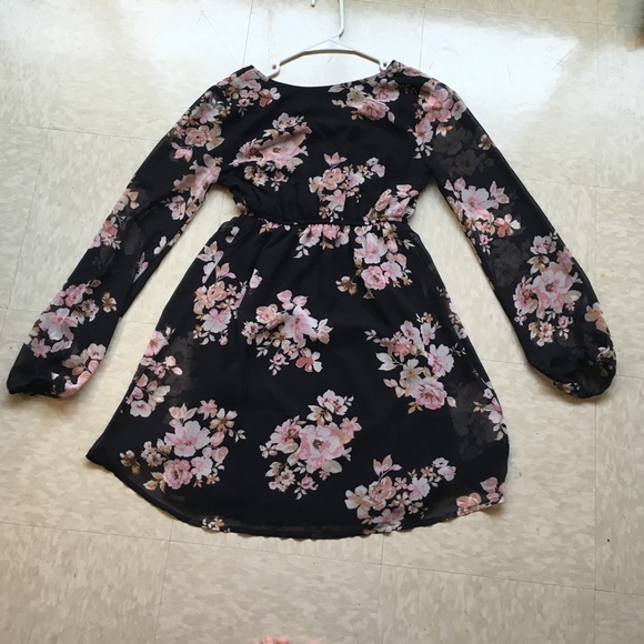 SOLD ON MERC. Floral Dress - Picture 2 of 3
