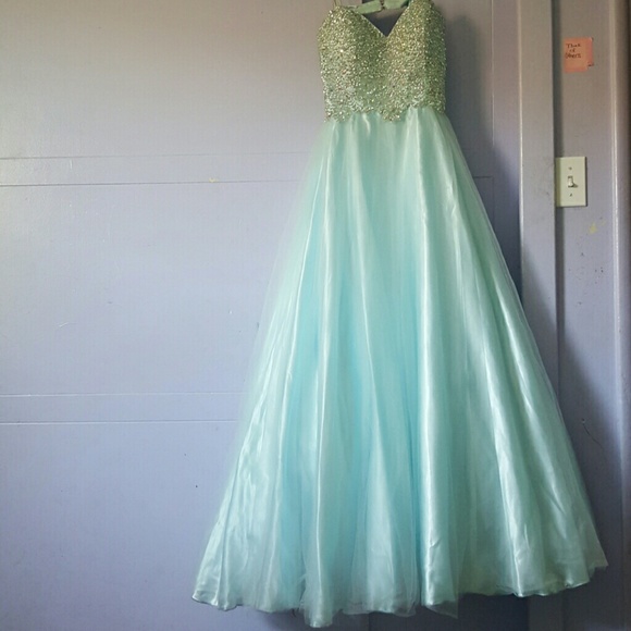 Prom Dress - Picture 3 of 4