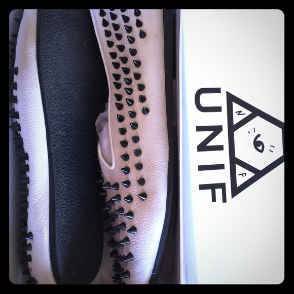 Unif flats