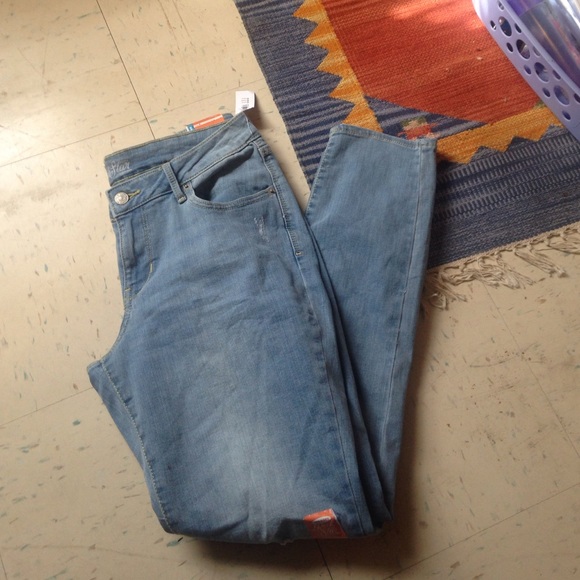 Light wash jeans