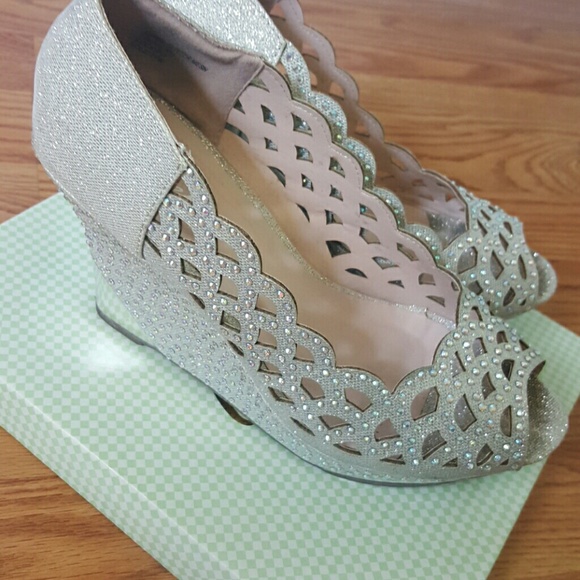 Heels - Picture 3 of 3