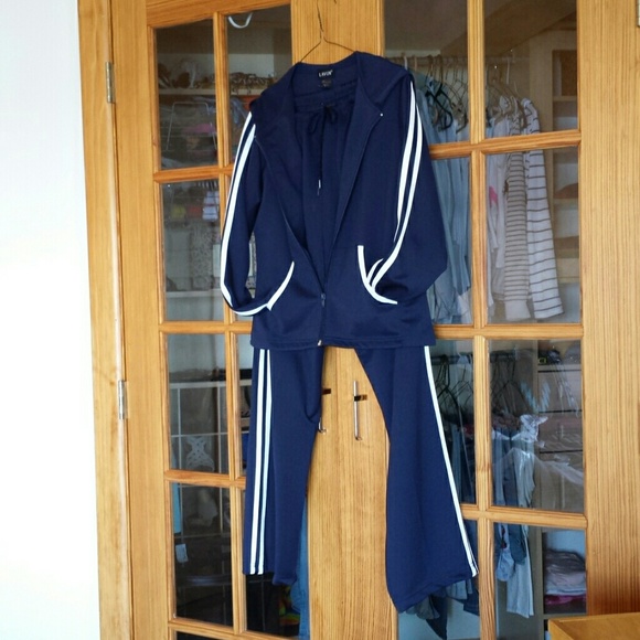 Jogging suit navy with white stripes