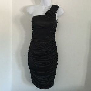 GORGEOUS!!! One shoulder dress